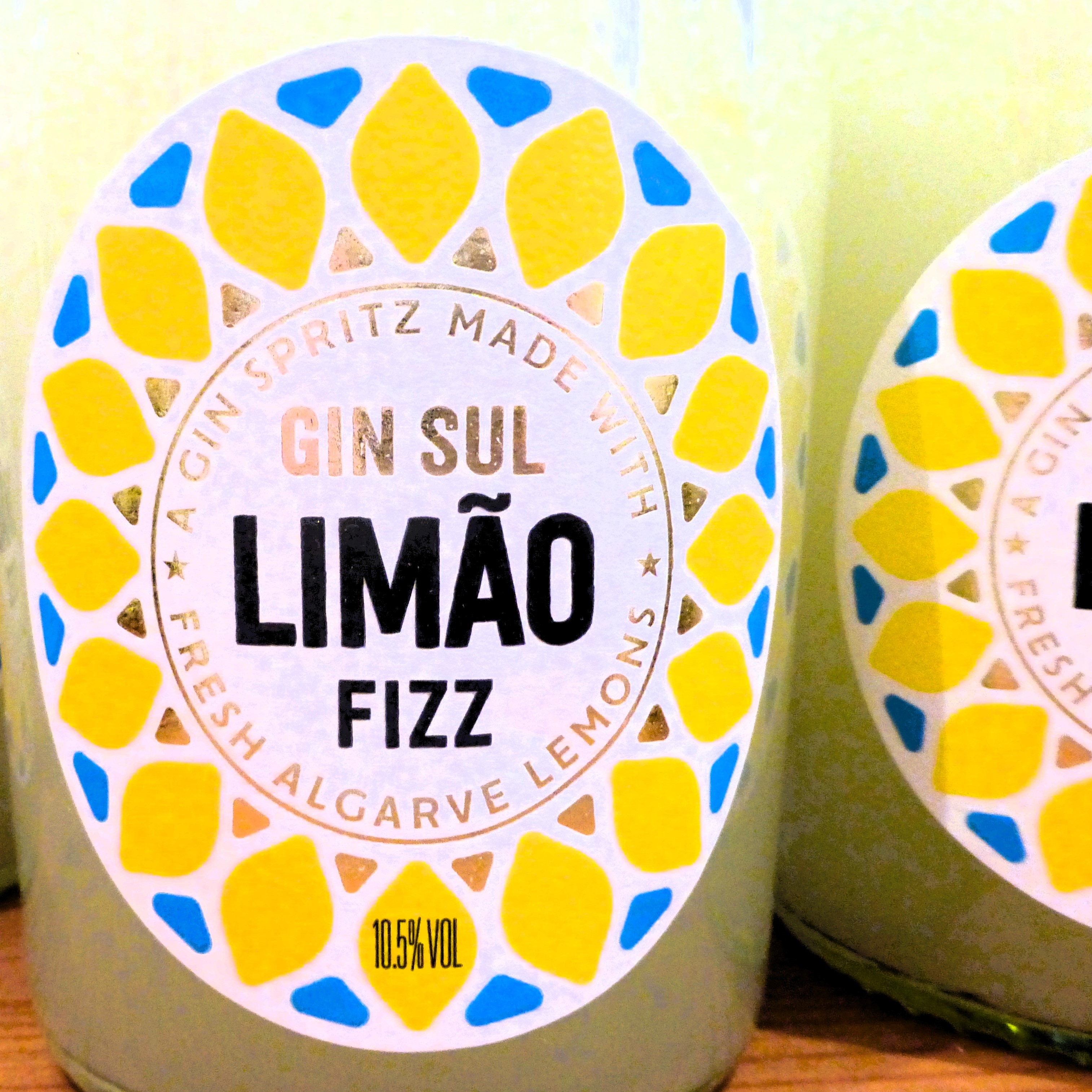 Limao Fizz mit frisch gepresstem Zitronensaft - Gin Sul